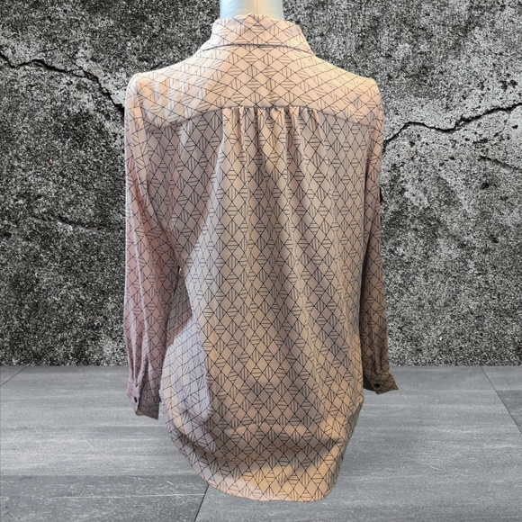 ANN TAYLOR | ✨ Black & White Geometric Patterned Blouse | NWOT ✨ size S - Picture 2 of 10